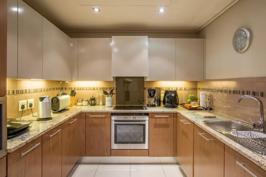 Cape Royale I Whosting Apartment เคปทาวน์ ภายนอก รูปภาพ